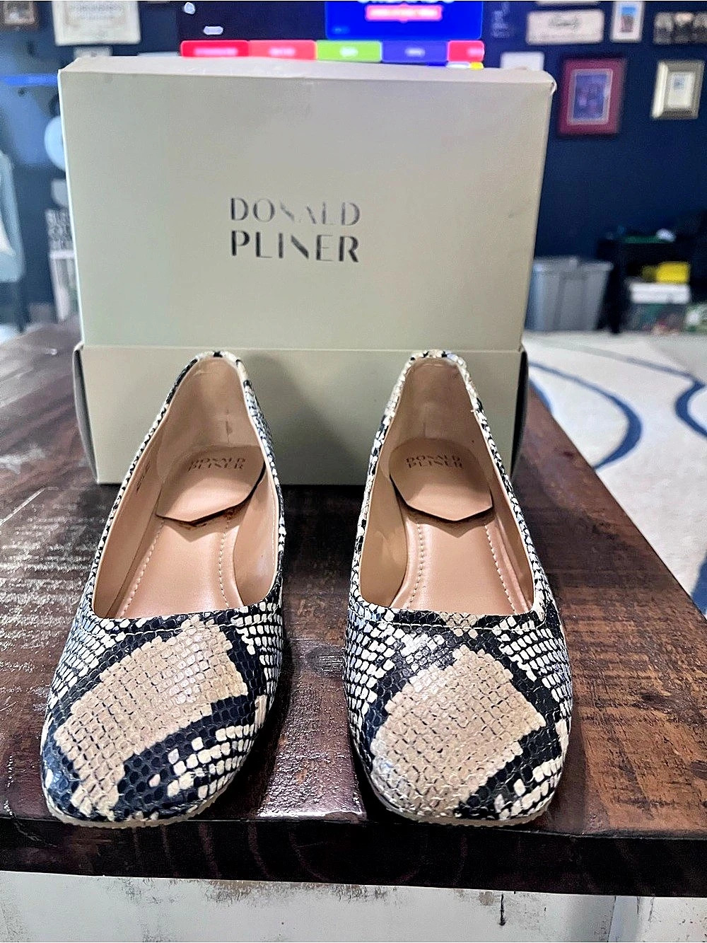 Donald Pliner Kressida Women's Snakeskin Print Pumps US 9.5 Like New